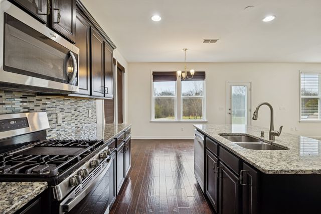 1791 Stonewater Dr, Hermitage, TN 37076