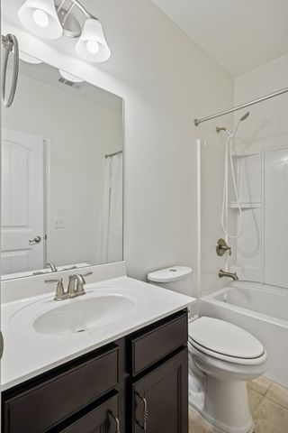 1791 Stonewater Dr, Hermitage, TN 37076