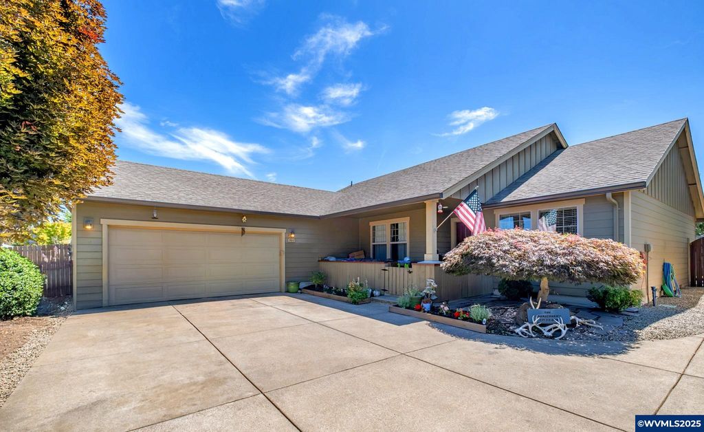 300 W Jadon Dr, Lebanon, OR 97355