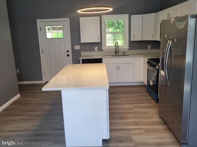 79 E WYOMISSING AVE, Mohnton, PA 19540