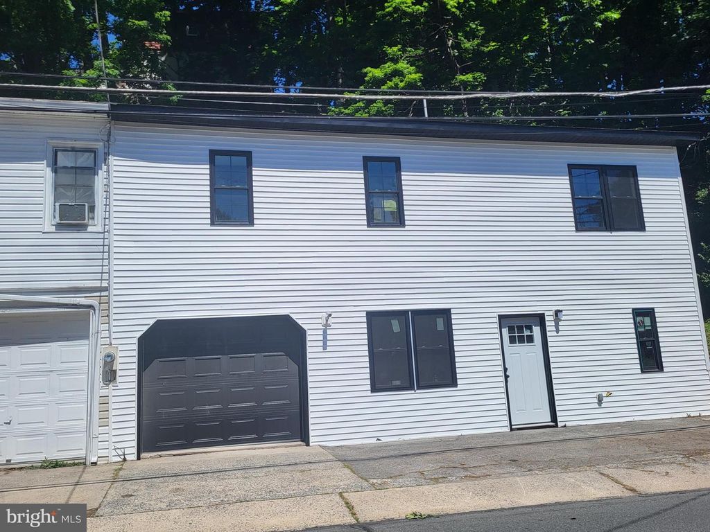 79 E WYOMISSING AVE, Mohnton, PA 19540