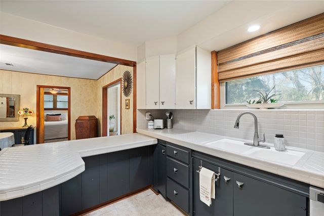 4526 S Avenue S, Galveston, TX 77551