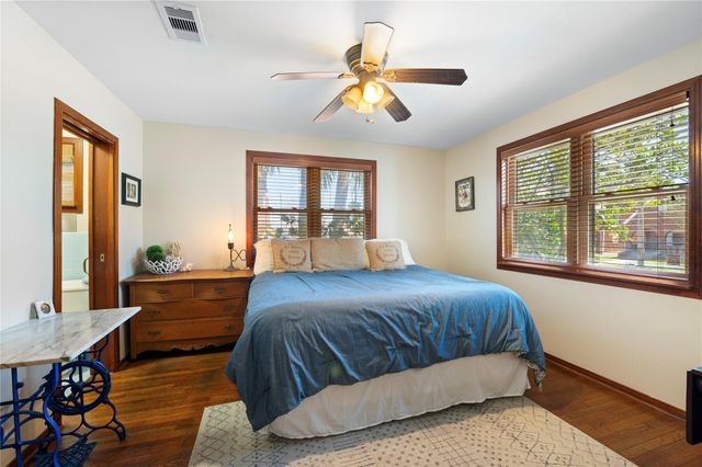 4526 S Avenue S, Galveston, TX 77551