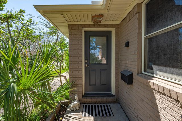4526 S Avenue S, Galveston, TX 77551
