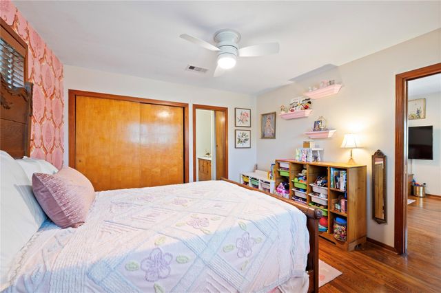 4526 S Avenue S, Galveston, TX 77551