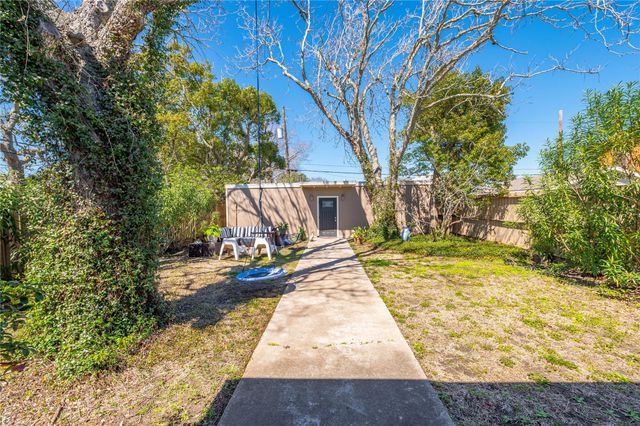 4526 S Avenue S, Galveston, TX 77551