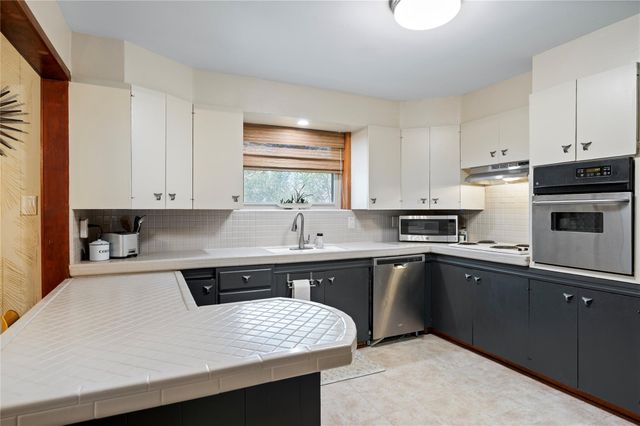 4526 S Avenue S, Galveston, TX 77551