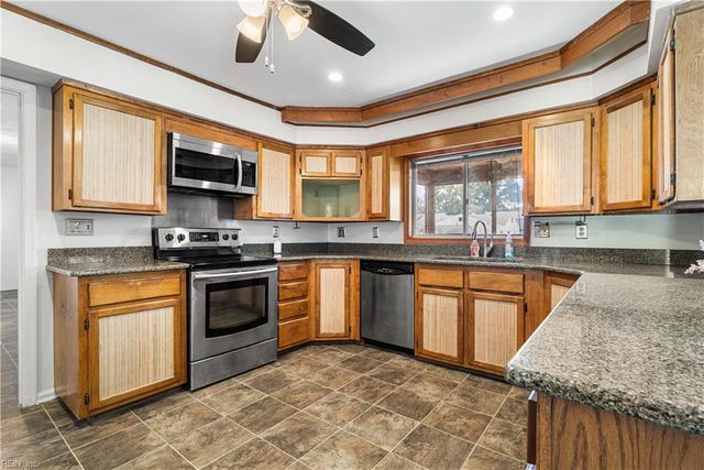 3449 Petunia CRES, Virginia Beach, VA 23453