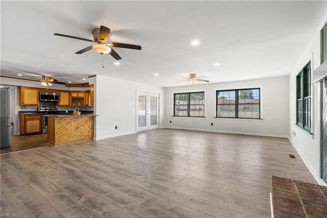 3449 Petunia CRES, Virginia Beach, VA 23453