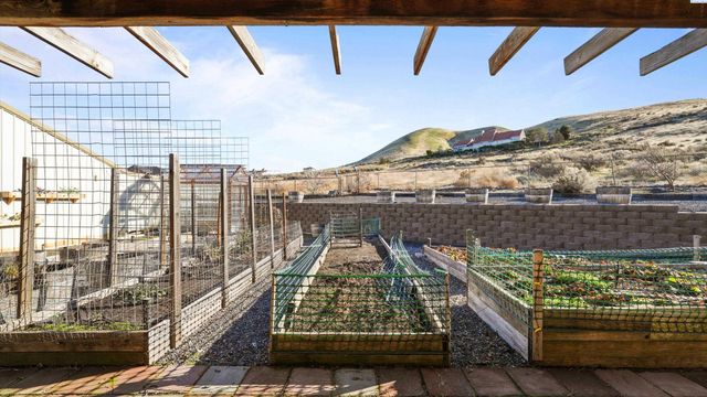 67710 N Lob Lane, Benton City, WA 99320