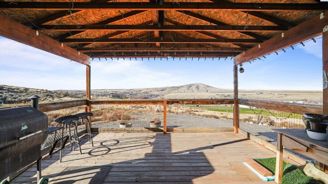 67710 N Lob Lane, Benton City, WA 99320