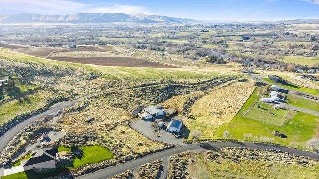 67710 N Lob Lane, Benton City, WA 99320
