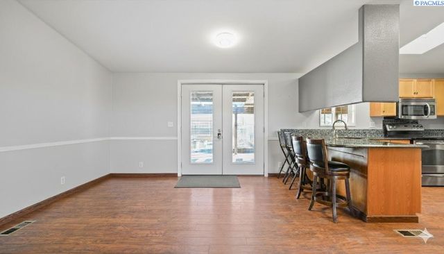 67710 N Lob Lane, Benton City, WA 99320