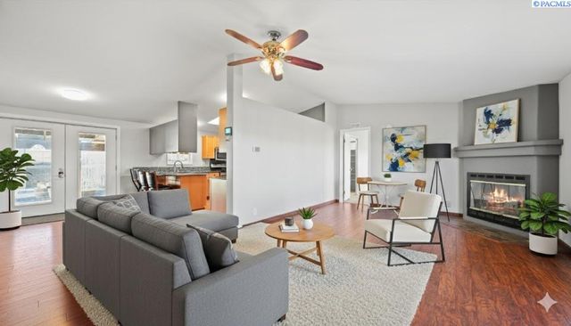 67710 N Lob Lane, Benton City, WA 99320