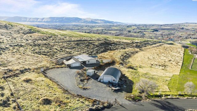 67710 N Lob Lane, Benton City, WA 99320