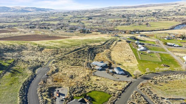 67710 N Lob Lane, Benton City, WA 99320