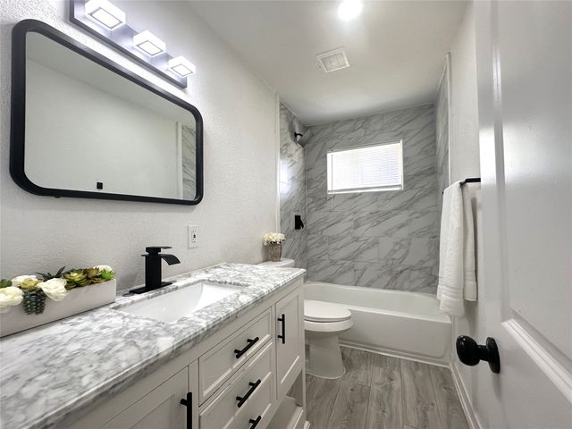 1722 Hillcrest Street, Mesquite, TX 75149