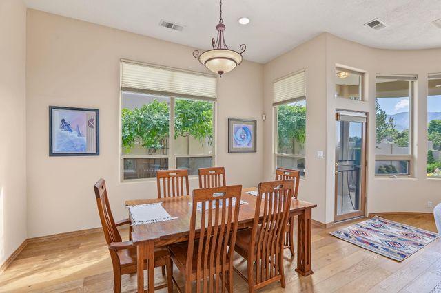 12816 Sandia Ridge Place NE, Albuquerque, NM 87111