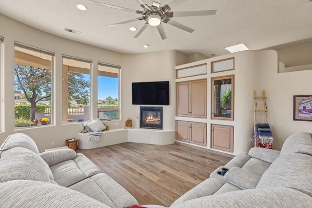 12816 Sandia Ridge Place NE, Albuquerque, NM 87111