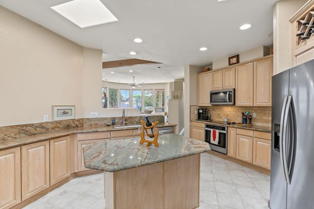 12816 Sandia Ridge Place NE, Albuquerque, NM 87111