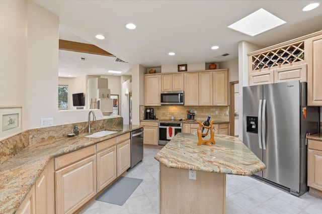 12816 Sandia Ridge Place NE, Albuquerque, NM 87111