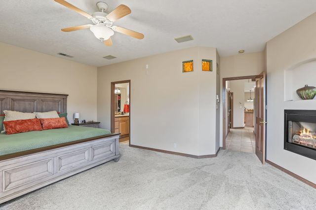 12816 Sandia Ridge Place NE, Albuquerque, NM 87111