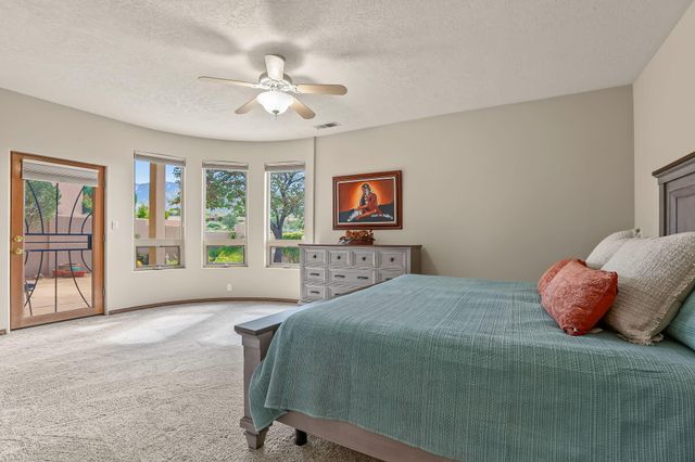 12816 Sandia Ridge Place NE, Albuquerque, NM 87111