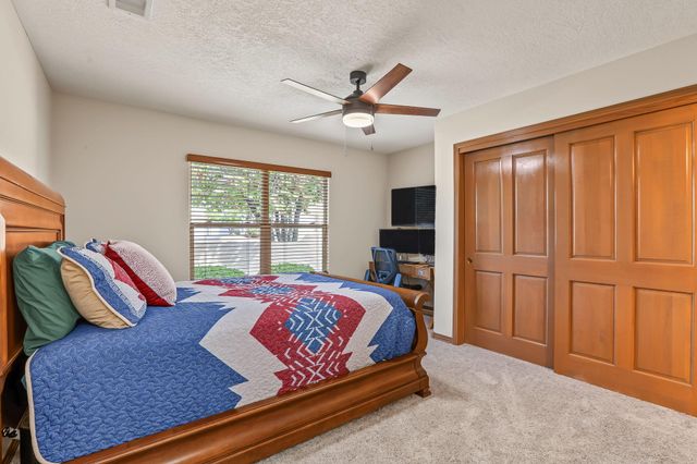 12816 Sandia Ridge Place NE, Albuquerque, NM 87111