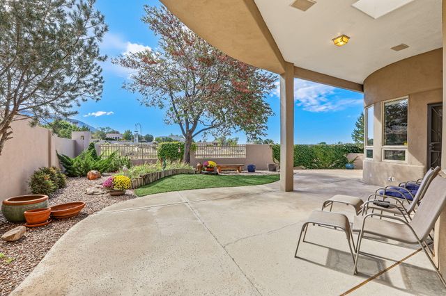 12816 Sandia Ridge Place NE, Albuquerque, NM 87111