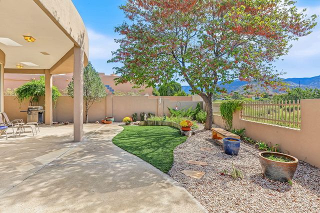 12816 Sandia Ridge Place NE, Albuquerque, NM 87111
