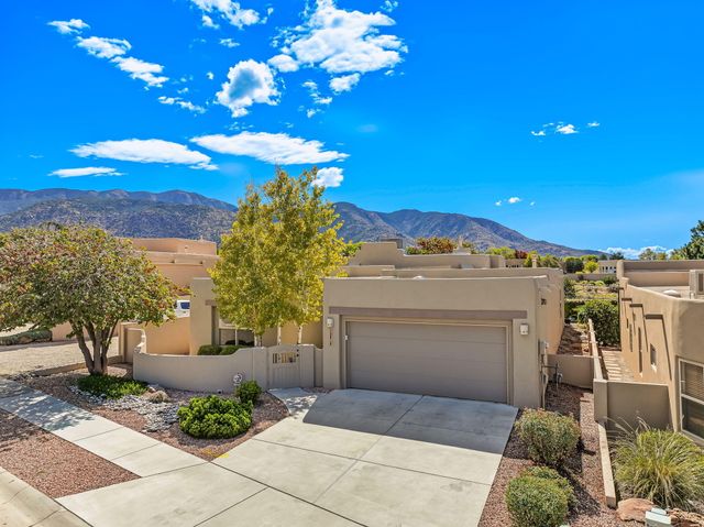 12816 Sandia Ridge Place NE, Albuquerque, NM 87111