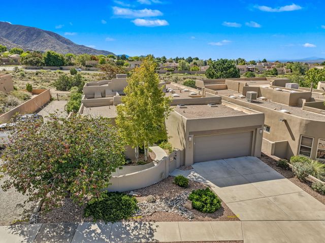 12816 Sandia Ridge Place NE, Albuquerque, NM 87111