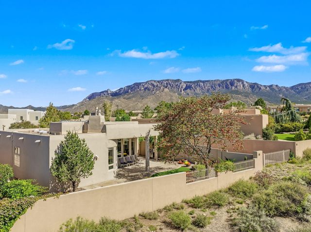 12816 Sandia Ridge Place NE, Albuquerque, NM 87111