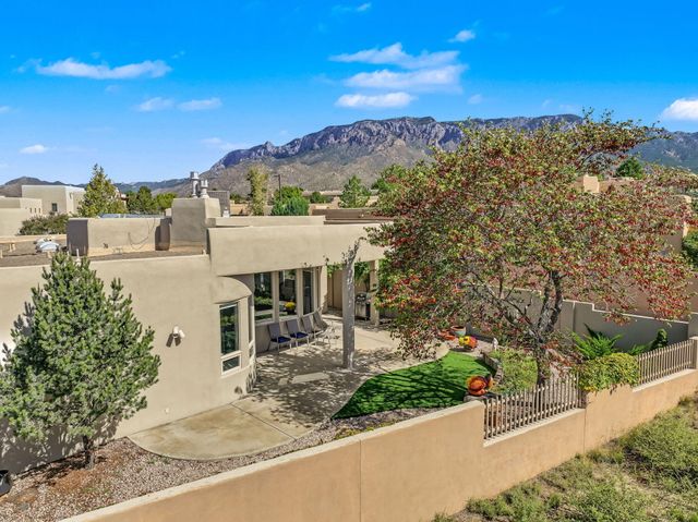 12816 Sandia Ridge Place NE, Albuquerque, NM 87111