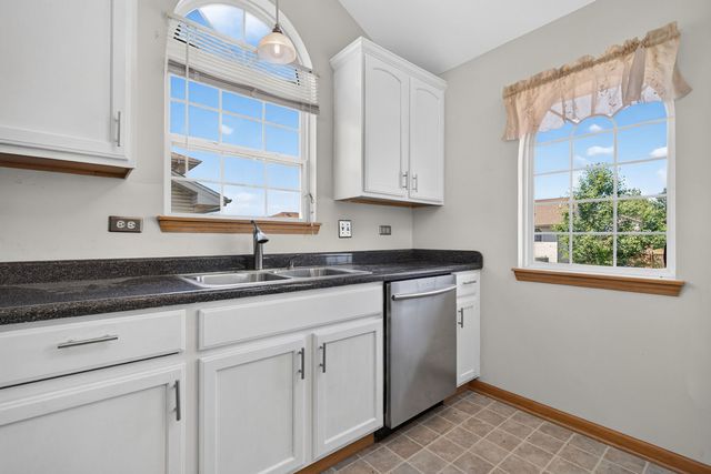 18020 Charlotte Drive, Lansing, IL 60438
