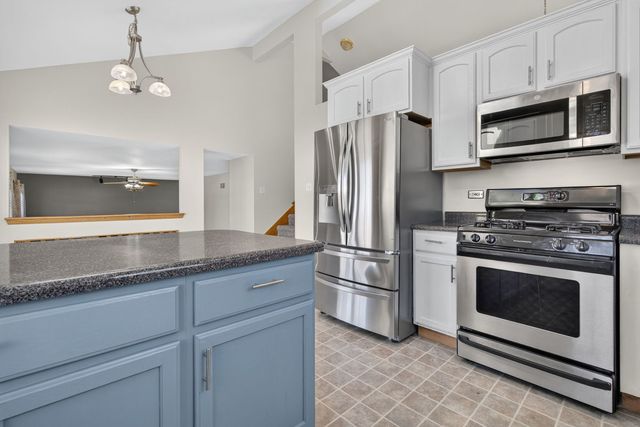 18020 Charlotte Drive, Lansing, IL 60438