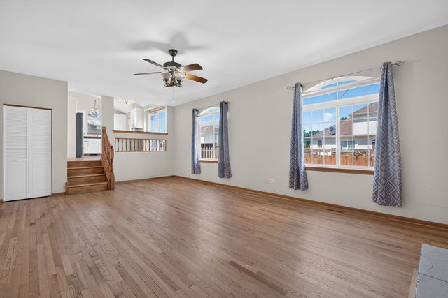 18020 Charlotte Drive, Lansing, IL 60438