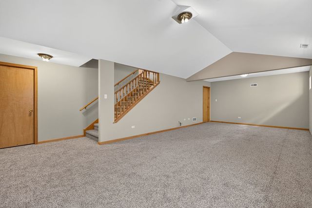18020 Charlotte Drive, Lansing, IL 60438