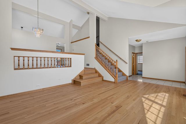 18020 Charlotte Drive, Lansing, IL 60438