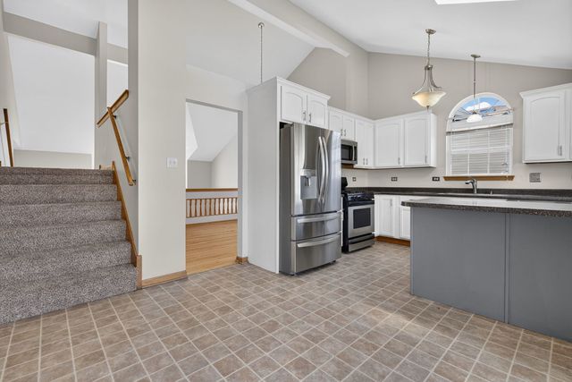 18020 Charlotte Drive, Lansing, IL 60438