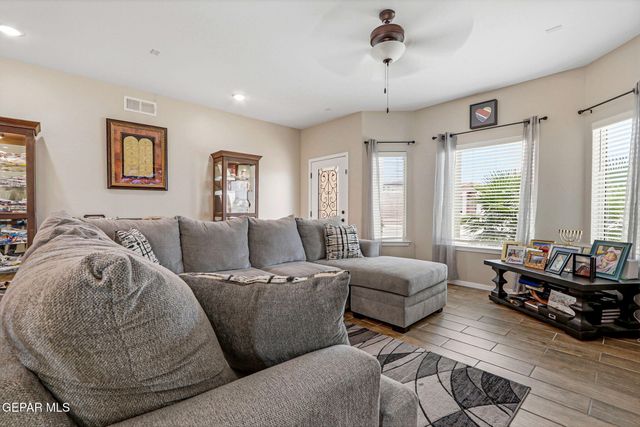 13066 GRANTHAM Lane, El Paso, TX 79928