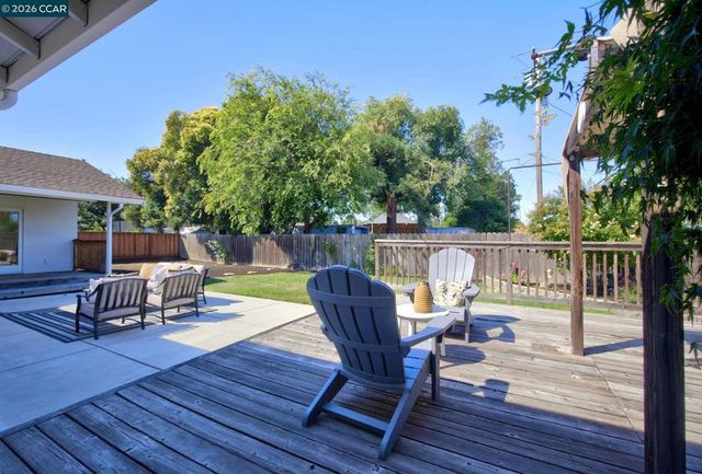 827 Wilmore Ave, Concord, CA 94518