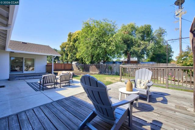 827 Wilmore Ave, Concord, CA 94518
