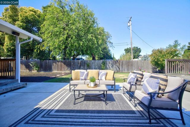 827 Wilmore Ave, Concord, CA 94518