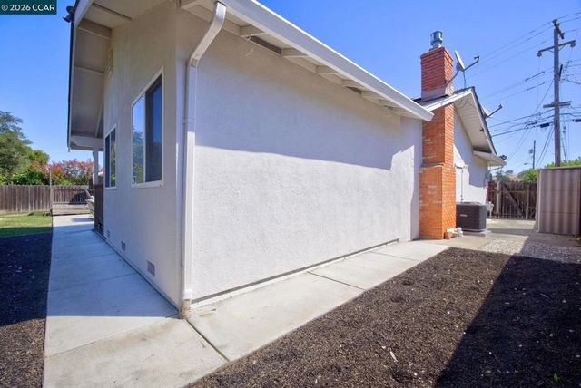 827 Wilmore Ave, Concord, CA 94518