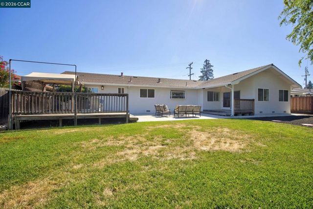 827 Wilmore Ave, Concord, CA 94518