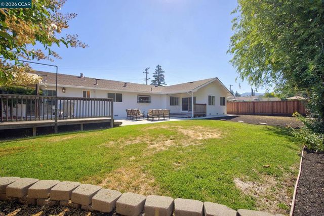827 Wilmore Ave, Concord, CA 94518