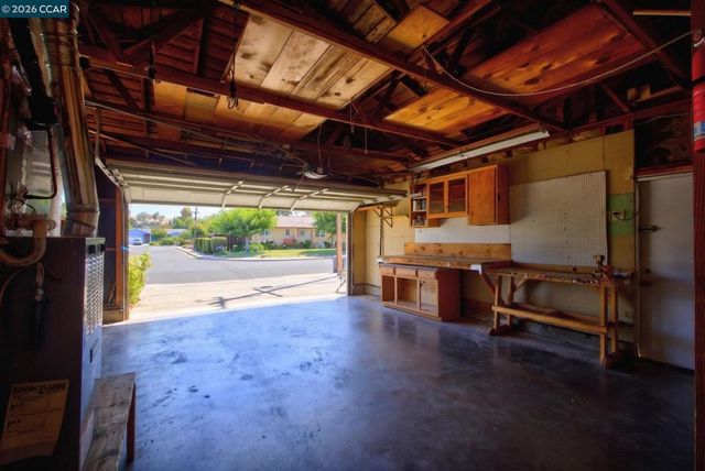 827 Wilmore Ave, Concord, CA 94518