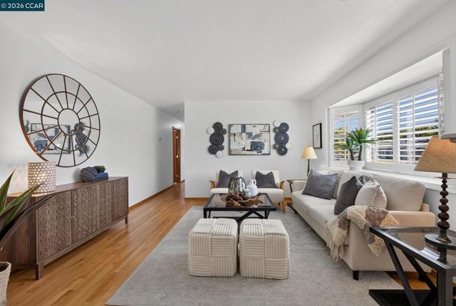 827 Wilmore Ave, Concord, CA 94518