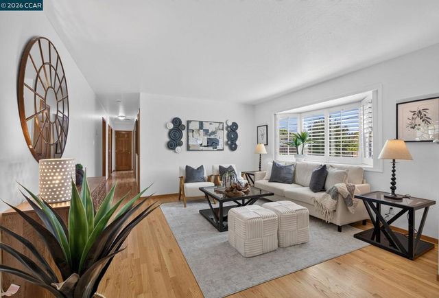 827 Wilmore Ave, Concord, CA 94518